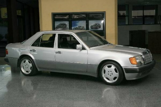Illustration for article titled For $17,000, This 1993 Mercedes Benz 500E Puts The Hammer Down